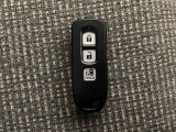 スマートキー付きですからドアロックの開閉およびエンジンスタートが楽々です。電動スライドドアの開け閉めもボタンで操作できます。