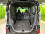 後席を格納すると、これだけの広さが!シーンに合わせたシートアレンジで、大きな荷物も積むことが出来ます♪