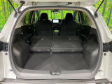 後席を格納すると、これだけの広さが!シーンに合わせたシートアレンジで、大きな荷物も積むことが出来ます♪