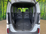 後席を格納すると、これだけの広さが!シーンに合わせたシートアレンジで、大きな荷物も積むことが出来ます♪
