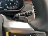 【パドルシフト】スポーツカーにある装備でステアリングから手を放すことなくシフトチェンジが可能な人気快適機能になります。