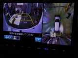 【マルチカメラ】前後左右に付いたカメラ映像をもとに、車を上空から見下ろしたように表示!狭い駐車場での車庫入れや道でのすれ違い時も安心です