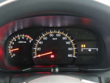 とっても見やすいメーターです。夜間時はラグジュアリーな気分にさせてくれる照明が魅力ですので、夜のドライブも楽しみになりますよ♪