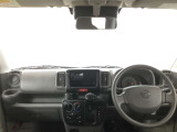 見通しのよいすっきりとした視界で、誰でも運転しやすいです。運転のしやすさは疲れにくさにも繋がりますよ♪
