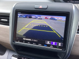バックも安心のバックカメラ付いています。バックカメラがあると、いつでも安全にバックできますね。死角も減ります。