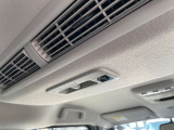 リアシーリングファンも付いておりますので、車内の空気の循環にも役立ちます。