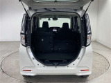 普段使いには十分な広さのラゲッジスペース! 後席を倒せば、より大きな荷物も載せられます!