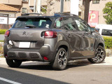 ご遠方のお客様への販売実績も積重ねて参りました。一度も現車をご覧いただけなくても安心してご検討頂けるために、『テレビ電話』でのご対応や内装画像を添付など実施しております。