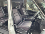 運転席、助手席シートです。実際お座りいただくのが、分かりやすいと思います。お気軽にご来店ください