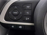 ステアリングスイッチ装備!運転しながら手元でオーディオの操作などができます。