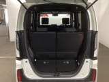 コンパクトボディーなのに、荷室はこんなに広々!たくさん荷物が積めますよ。