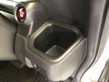 【ドリンクホルダー】こちらにドリンクホルダーがついています!
