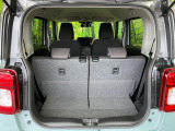 普段のお買い物や通勤、送迎等に十分な荷室スペースを確保しております。セカンドシートを倒すと、大きな荷物の積載も可能です♪