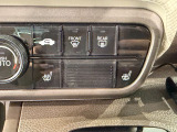 【シートヒーター】シートヒーター装備車です。寒い冬に乗車中とても暖かく快適に移動できます。冷え性の方にピッタリの装備です!