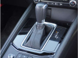 【シフトレバー】シフトもとても操作しやすいデザインになっております。運転する人の事を第一に考えた操作性の高い仕様です。