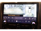 パノラミックビューモニター付きです。車両を上から見たような映像をディスプレイオーディオ画面に表示。運転席からの目視だけでは見にくい、車両周辺の状況をリアルタイムでしっかり確認できます。
