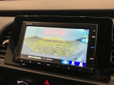 【バックカメラ】リバースにするだけで映ります、後方の安全確認や、狭い駐車場での車庫入れ、雨の日や夜間など視界の悪い時に便利です!安全にバックする為には欠かせない装備です。