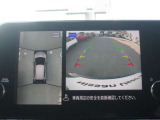 アラウンドビューモニター(車両を上から見たように表示)装着で車庫入れをサポート