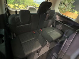 3列目シートはもちろん状態良好☆大人でもゆったりと座って頂けますので、大人数でのお出かけもラクラクです♪ご家族で、気の知れた仲間で、ドライブに行くのが楽しみですね♪