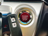 【スマートキー&プッシュスタートシステム】カバンやポケットに入れたままドアの開閉ができ、ワンタッチで楽々エンジンをかけられます♪