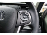 Hondaセンシングの機能のひとつ、アダプティブクルーズコントロール付!アクセルから足を離しても設定したスピードと前車との車間を保ち走行してくれます!車線維持もアシスト☆高速道路で疲労軽減ですね☆