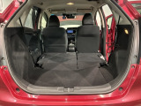 リアシートを倒すと、ラゲッジスペースを広くお使いいただけます!