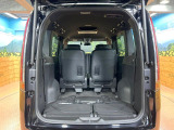 後席を格納すると、これだけの広さが!シーンに合わせたシートアレンジで、大きな荷物も積むことが出来ます♪