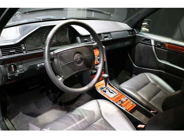 メルセデス・ベンツ ミディアムクラスワゴン 300TE の中古車詳細
