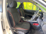 運転席シート廻りは使用感も少なく、良好な状態となっています。前オーナー様が丁寧に使っていたことがよくわかりますね。