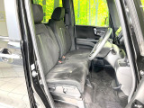 運転席まわりには十分なスペースがあり、大柄な方でもゆったり運転していただける環境です。