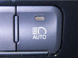 オートマチックハイビームを装備しております。