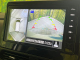 【アラウンドビューモニター】専用のカメラにより、上から見下ろしたような視点で360度クルマの周囲を確認することができます☆死角部分も確認しやすく、狭い場所での切り返しや駐車もスムーズに行えます。