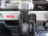 足元広々インパネシフトCVTオートマです。