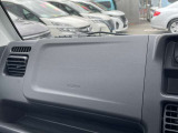 運転席、助手席エアバック付き