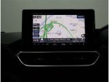 ダイハツ純正9インチナビ装備!地図描写は文字も道もクリアで見やすく、滑らかに表示します。これさえあればもう道に迷わないですみますね♪フルセグで地上波デジタル放送TVもバッチリ綺麗に見れちゃいます♪