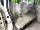 後部座席も気になるようなキズ・汚れやへたり等、大きなダメージはなく、良好な状態です。