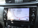 日産純正カーナビゲーション・大画面表示で地図も見やすく、初めての道もこれがあれば安心ですね。