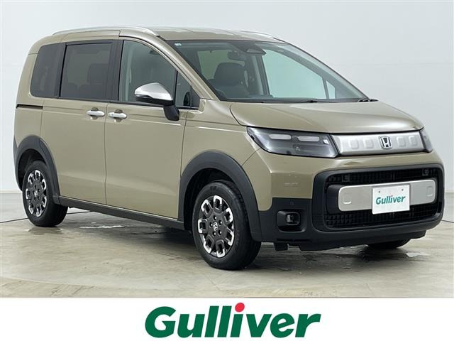 フリード1.5 e:HEV クロスター 4WD本革シート