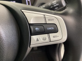 ハンドルにHondaセンシング系のクルーズコントロールやレーンキープアシストなどの操作スイッチが装備されています。ハンドルから手を離さず安全に操作できます。