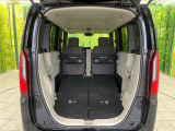 後席を格納すると、これだけの広さが!シーンに合わせたシートアレンジで、大きな荷物も積むことが出来ます♪