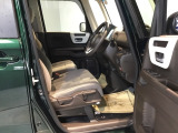フィット性も良く、楽な運転姿勢を保てます。