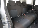 『2列目シート』の写真です、とても広いとは言えませんが大人の方でもご利用いただける形になっています!