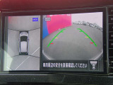 上からの視点で狭い駐車場への駐車などに役立つアラウンドビューモニターです♪