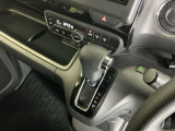 発進時から滑らかに加速する無段階変速のCVTはストップ&ゴーの多い街の中も快適です