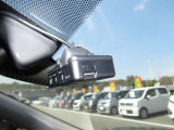 ドライブレコーダー付き、万が一の事故の時に役に立つ装備です。
