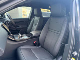 【助手席】シートは座り心地だけではなくホールド性もよく設計され長距離のドライブでも快適に過ごせます。また運転席は使用感も少なくきれいな状態を保って入庫しております