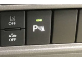 コーナーセンサーを車の前後に装備。障害物までの距離に応じて警告音を変えてお知らせ。縦列駐車時や駐車場・車庫などでの取り回しをサポートします。詳細は販売店スタッフまでおたずねください。