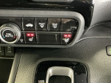運転席/助手席シートヒーターで寒い日もすぐに温かくなり快適に過ごせます。2段階の温度調整が可能です
