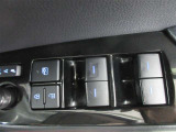 運転席側のパワーウィンドウスイッチです。全ての窓の開閉操作ができます。
