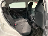 ゆったり座れるリヤシート!足元が広々としていて、乗り心地も良いです!